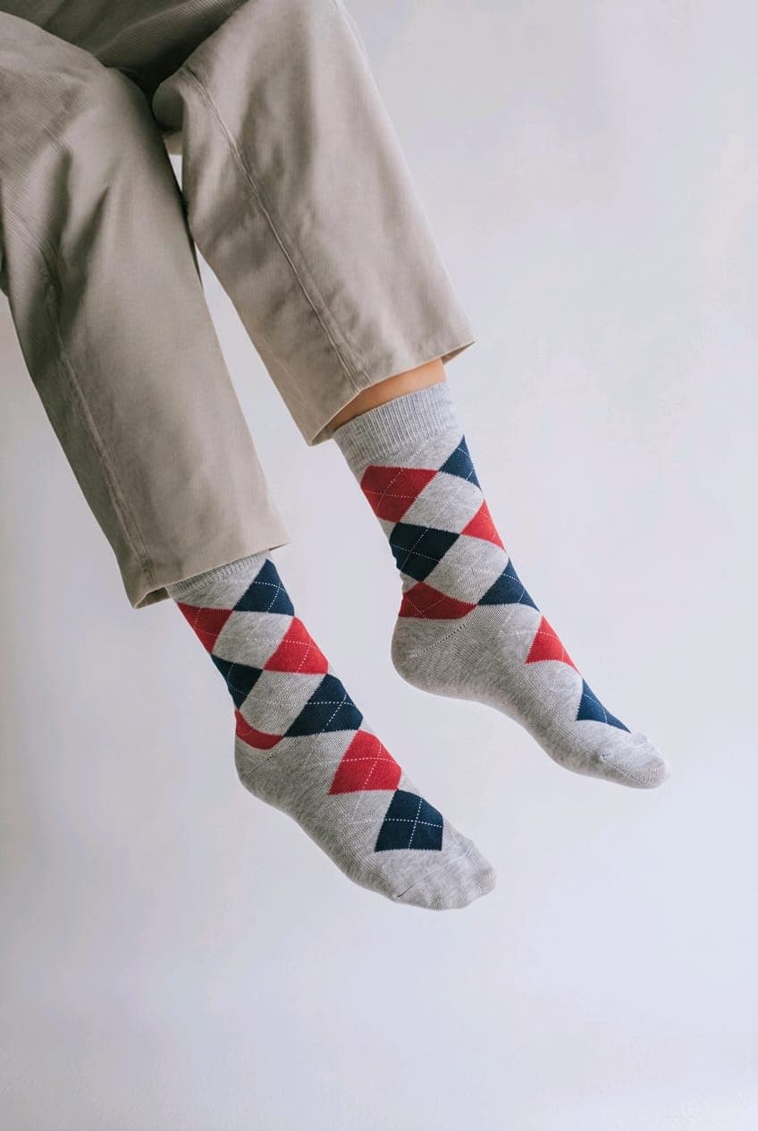 Men’s Argyle Crew Socks – Light Grey/Red/Navy Blue