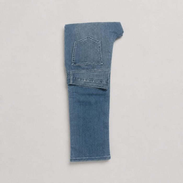 Men’s Straight Fit Stretch Jeans – Light Wash Blue — image 1